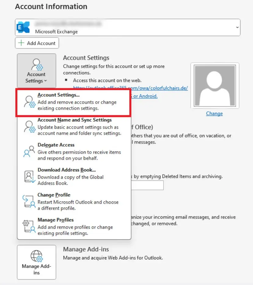 Outlook desktop app: Account information in the File tab Afbeelding: Outlook desktop app: Account information in the File tab